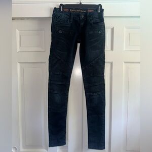 Rock Revival “Sheryl” skinny jeans